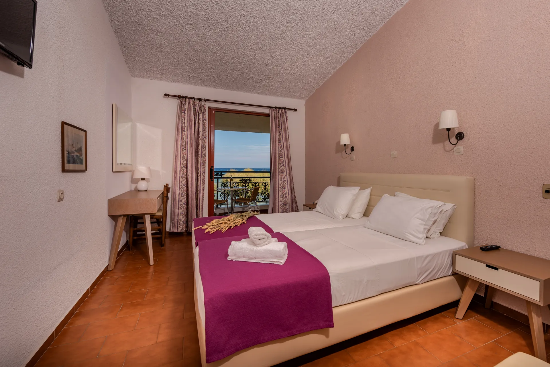 Tiara Holidays - Iliessa Beach Hotel - Classic Double Room Inland View